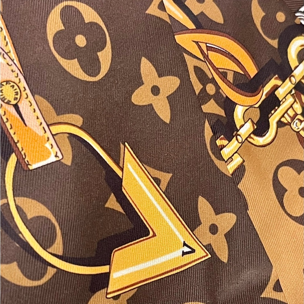 New 100% Silk Chain & Monogram Confidential Bandeau Scarf - Picture 2 of 5